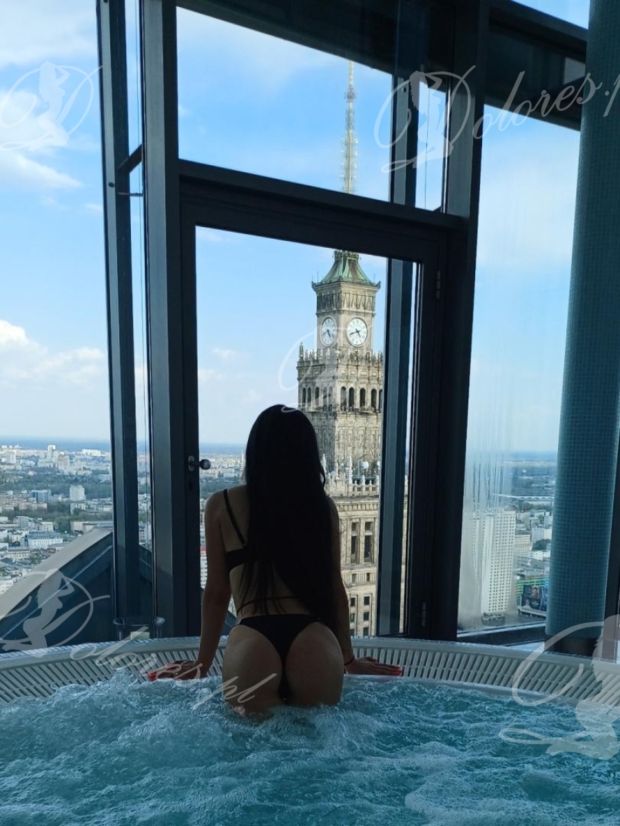 Layla VIP