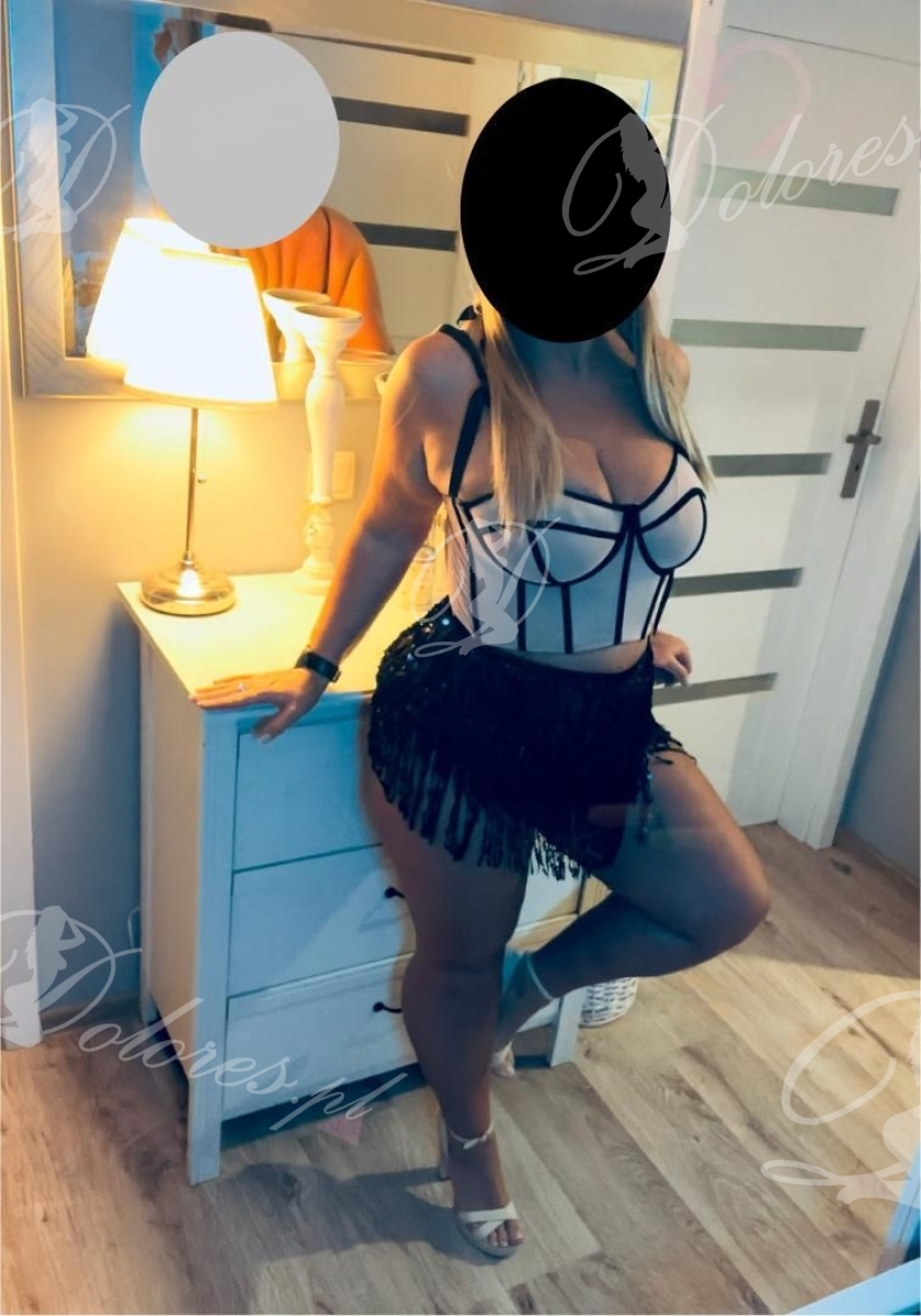 Monika napalona