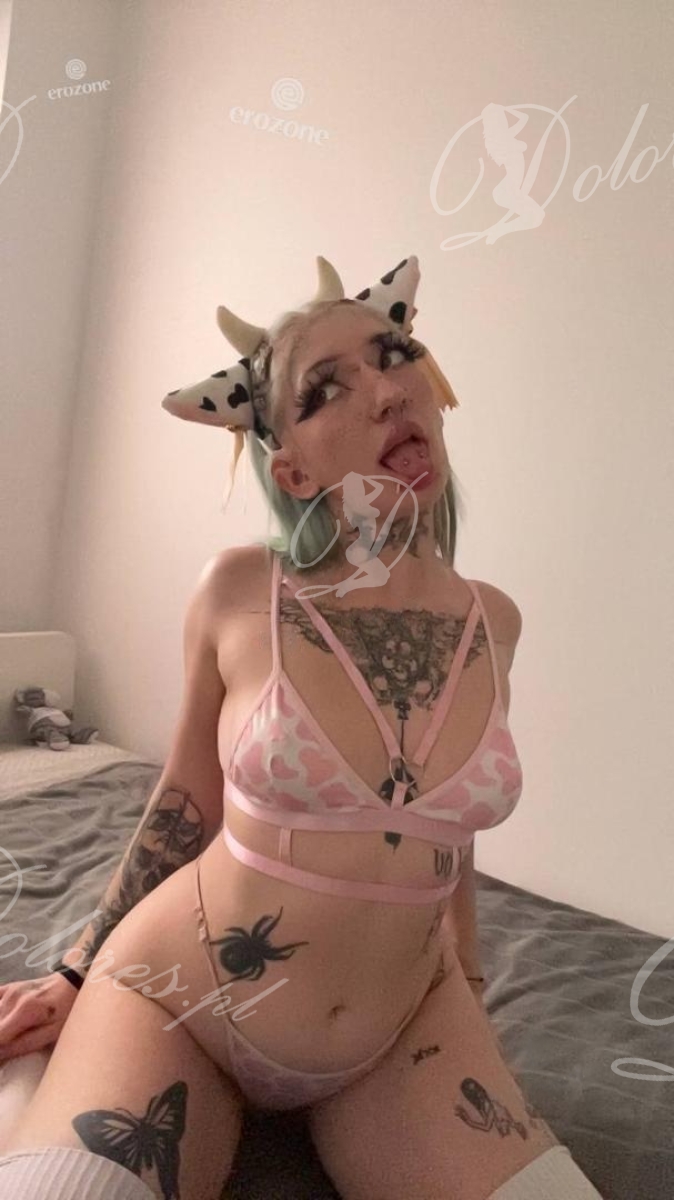 Zuziaa Horny