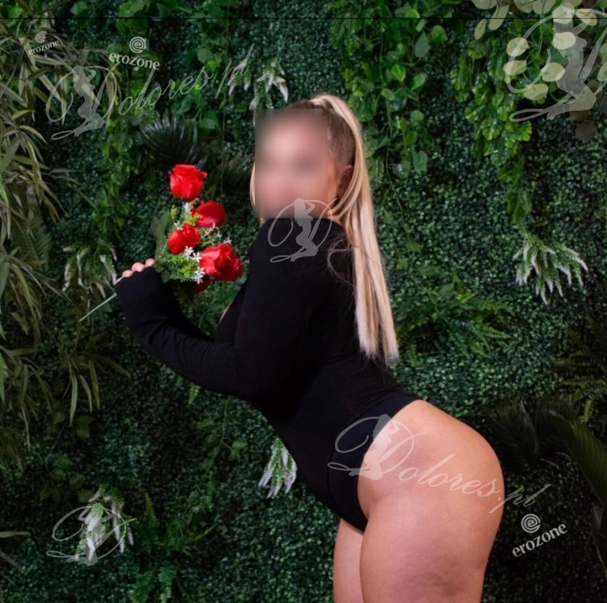 Młoda Escort